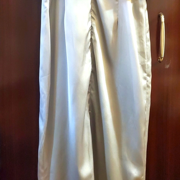 A Silver Missguided Floor-length Prom Dress - Picture 5 of 9